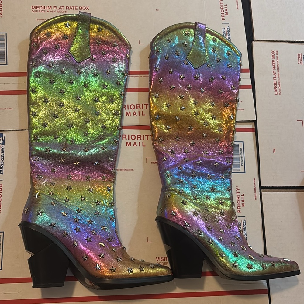 LIKE NEW SPARKLES STAR POWER BOOTIES SIZE 7